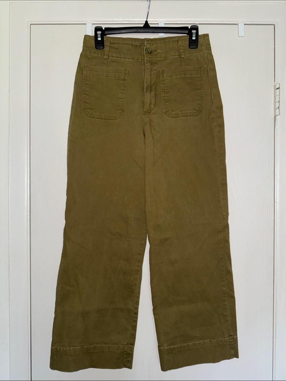 Wide-Leg High-Rise Pants in Olive Green